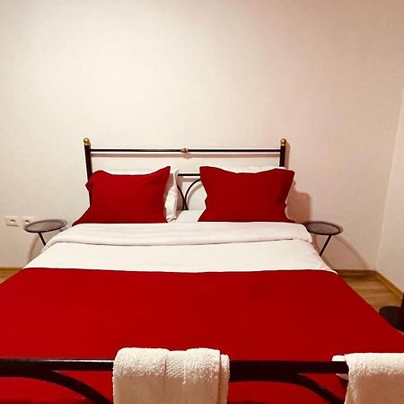 Hotel Drinos Tirana Buitenkant foto