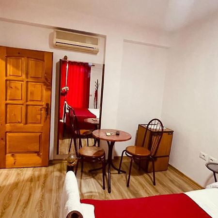 Hotel Drinos Tirana Buitenkant foto