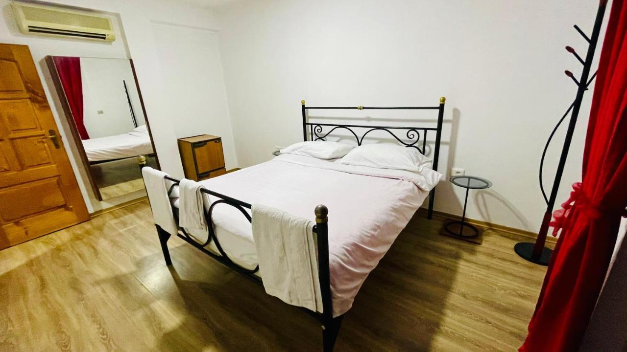 Hotel Drinos Tirana Buitenkant foto