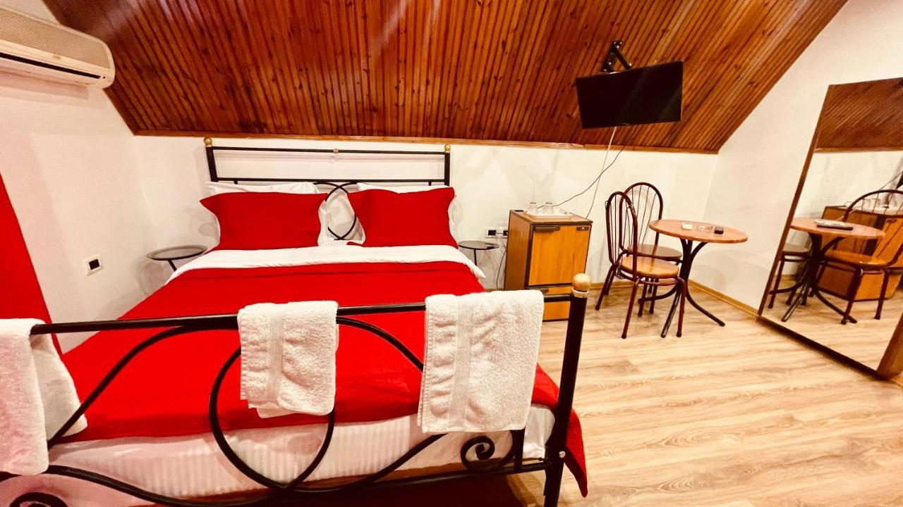 Hotel Drinos Tirana Buitenkant foto