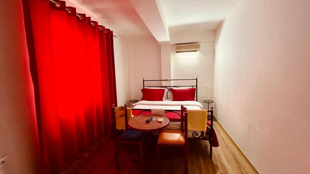 Hotel Drinos Tirana Buitenkant foto